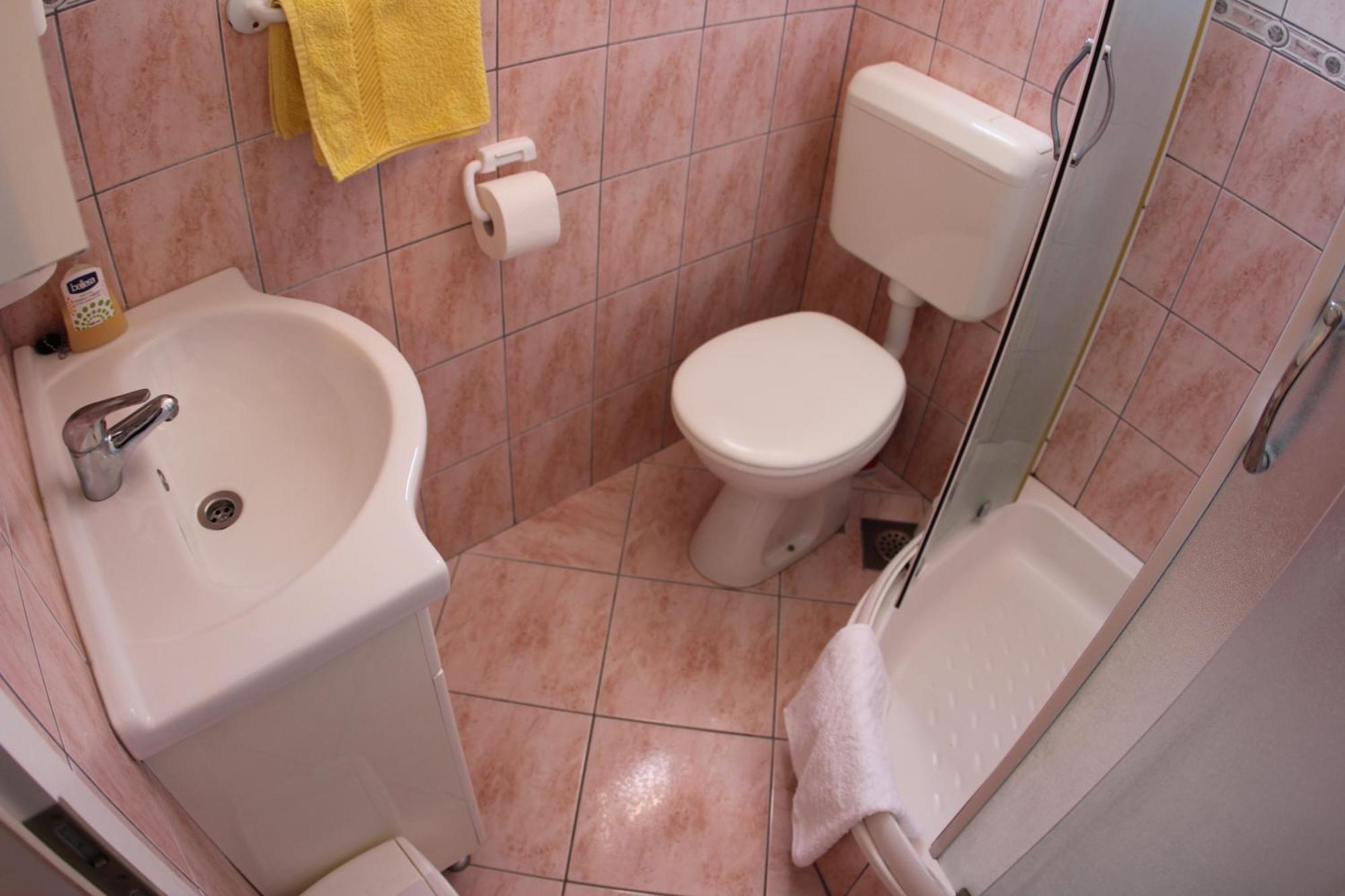 Apartmani Surlin ฮวาร์ ภายนอก รูปภาพ