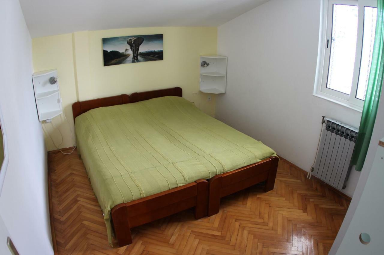 Apartmani Surlin ฮวาร์ ภายนอก รูปภาพ