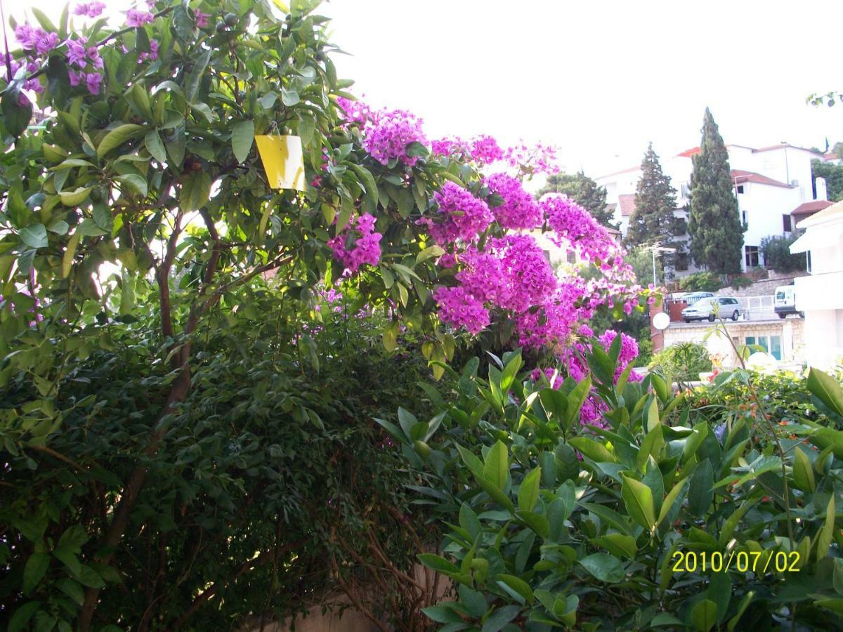Apartmani Surlin ฮวาร์ ภายนอก รูปภาพ